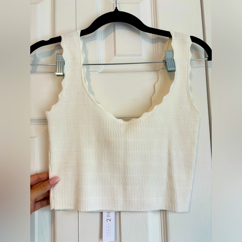 NWT House of Harlow 2 Piece Scalloped Set - Picture 2 of 11